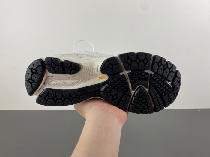 N3w Balance 2002R Reflection Sepia M2002REC