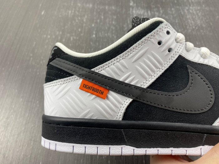Nike SB Dunk Low TIGHTBOOTH FD2629-100