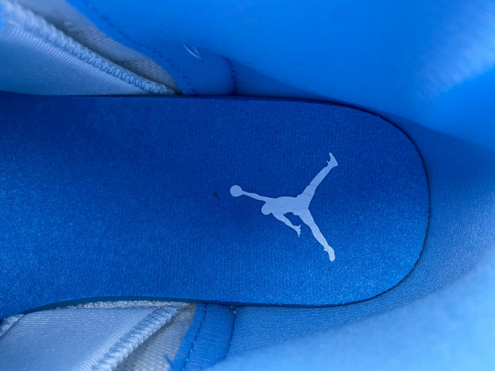Air Jordan 12 Retro White University Blue (2004) (Women