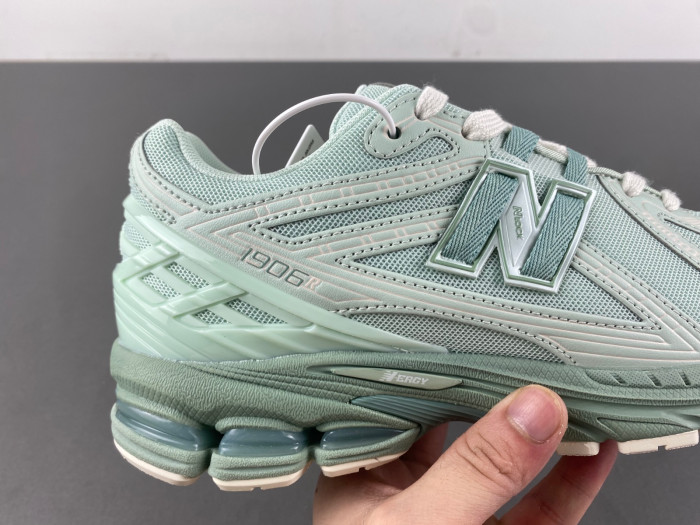 N3W BLANCE 1906R Jade Green M1906RZC