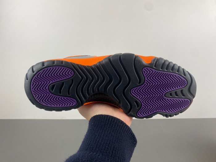 Air Jordan 11 Retro "Black Orange" CT8012-800