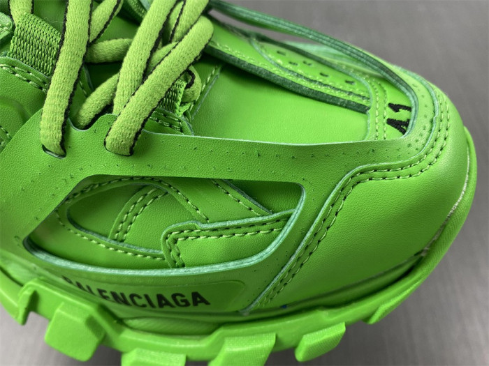 BLCG Track Trainer green 542023 W2LB1 3051