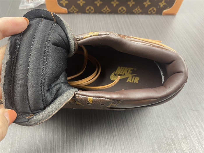 AIR JORDAN 1 OFW Low Top (WITH CASE)