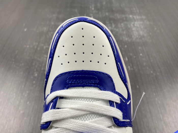 OFW SNEAKER