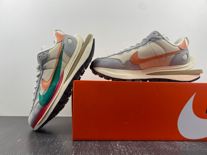 Nike Sacai x VaporWaffle “Tour Yellow ” DD1875-107