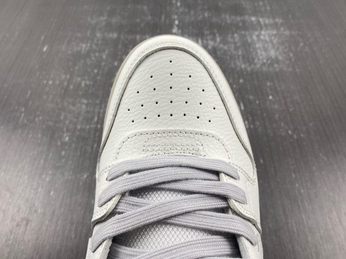 OFW SNEAKER