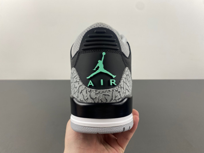 Air Jordan 3 Retro Green Glow CT8532-031