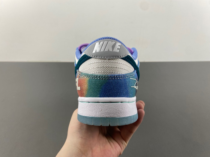Nike SB Dunk Low Futura Laboratories Bleached Aqua HF6061-400