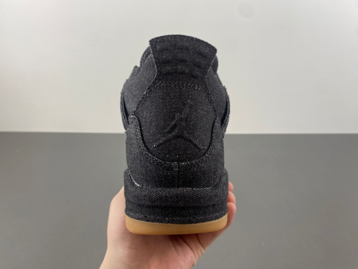 Air Jordan 4 Retro Levi