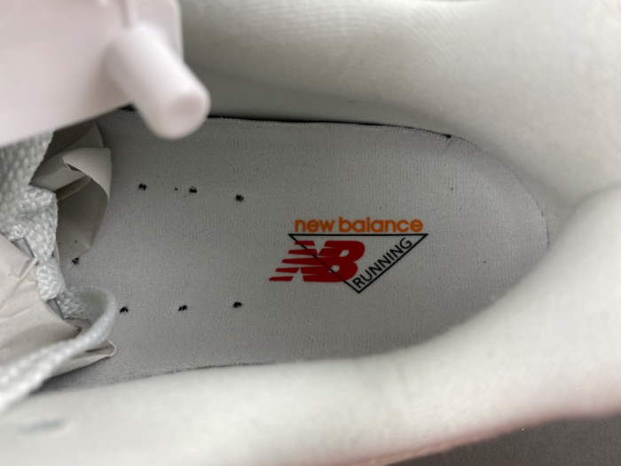 N3w Balance 2002R Reflection Sepia M2002REC