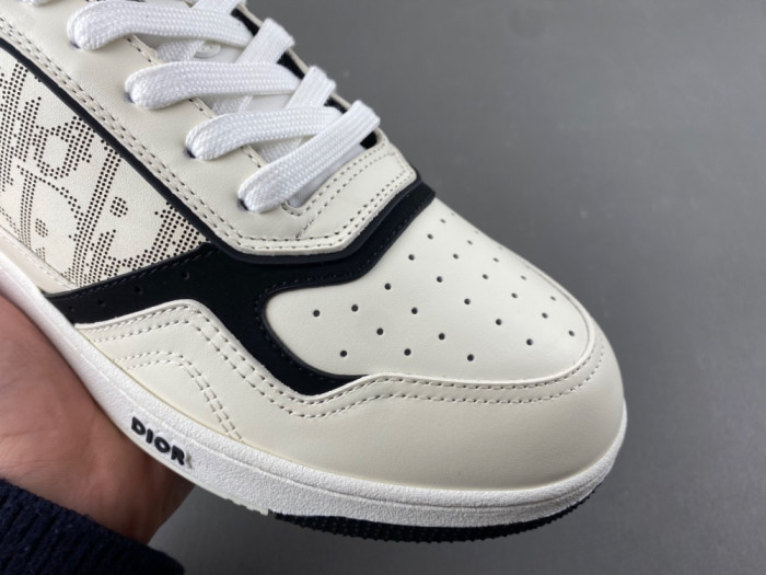D10R B27 Sneaker