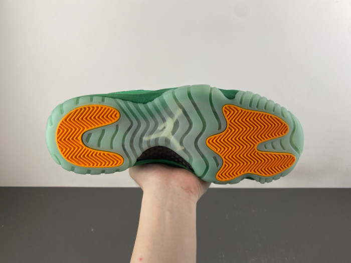 Air Jordan 11 Retro Green Screen Monstars lQ5700-900