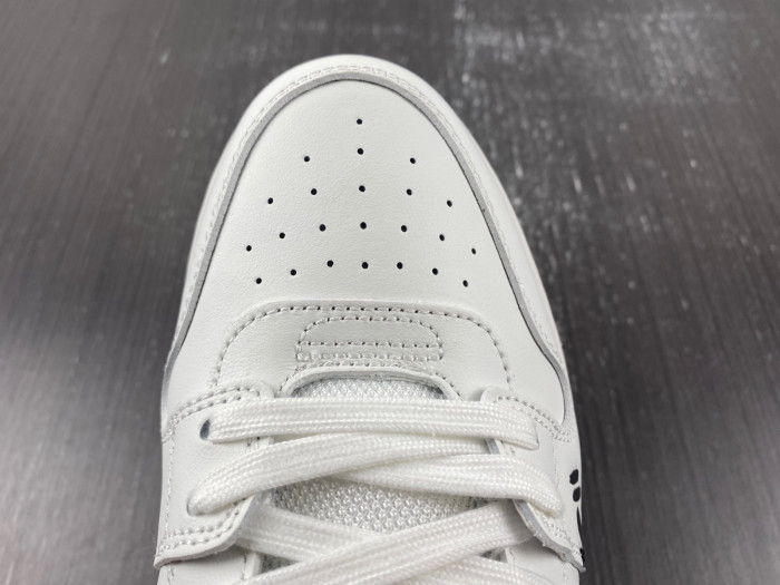 OFW SNEAKER