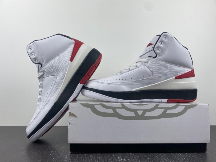 Air Jordan 2 Retro OG Chicago (2022) DX2454-106