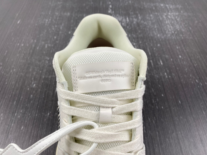 OFW SNEAKER