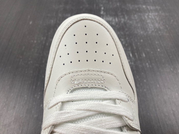 OFW SNEAKER