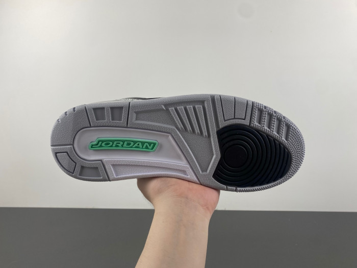 Air Jordan 3 Retro Green Glow CT8532-031