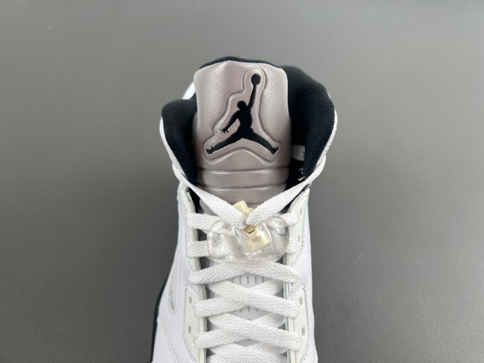 Air Jordan 5 Retro Reverse Metallic DD0587-110