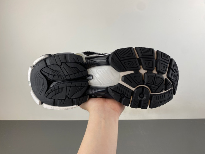 BLCG Runner Lighted Sneaker 677403-W3RB2 9010