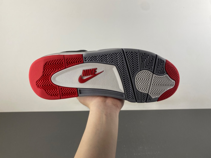 Air Jordan 4 Retro OG Bred (2026) IX8180-001