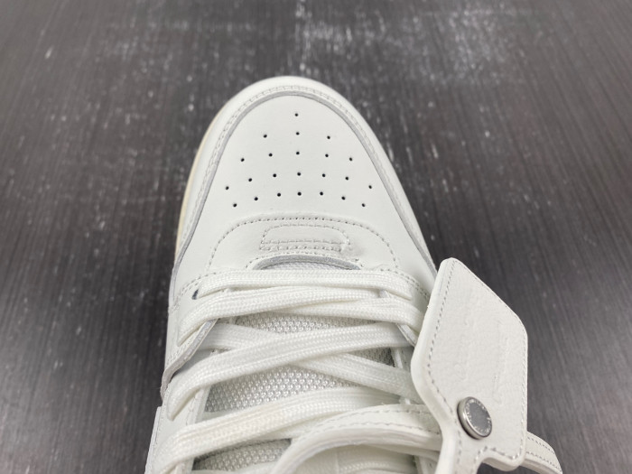 OFW SNEAKER