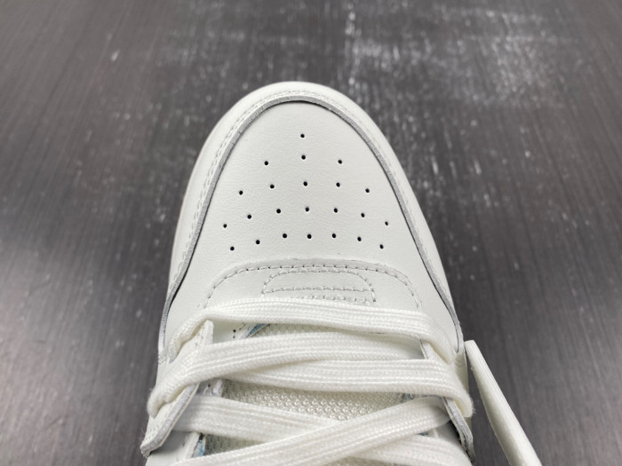 OFW SNEAKER
