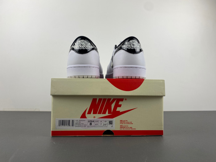 Air Jordan 1 Retro Low