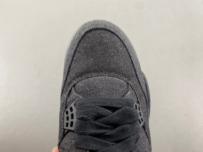 Air Jordan 4 Retro Levi
