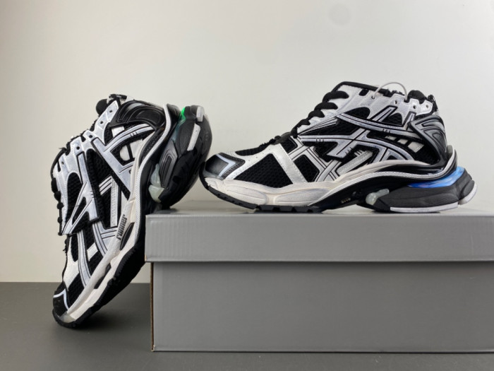 BLCG Runner Lighted Sneaker 677403-W3RB2 9010