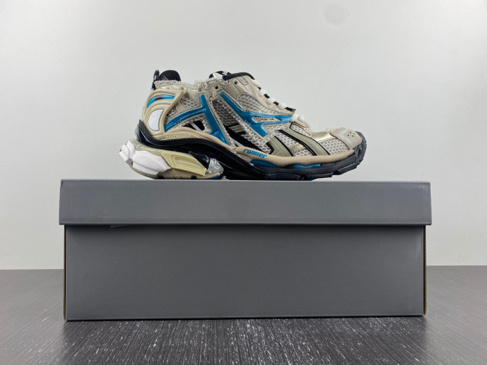 BLCG PHANTOM SNEAKER 677403 W2RB6 2028