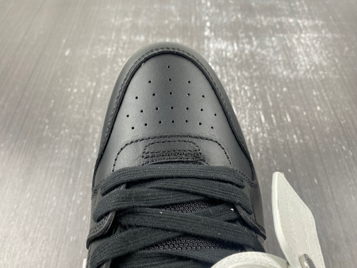 OFW SNEAKER