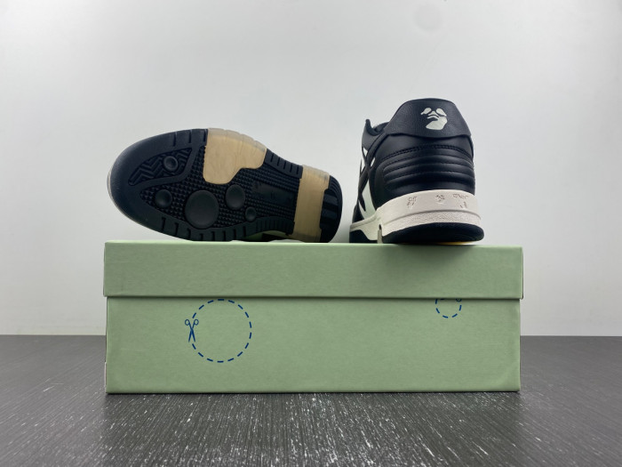 OFW SNEAKER