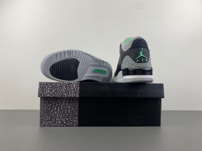 Air Jordan 3 Retro Green Glow CT8532-031