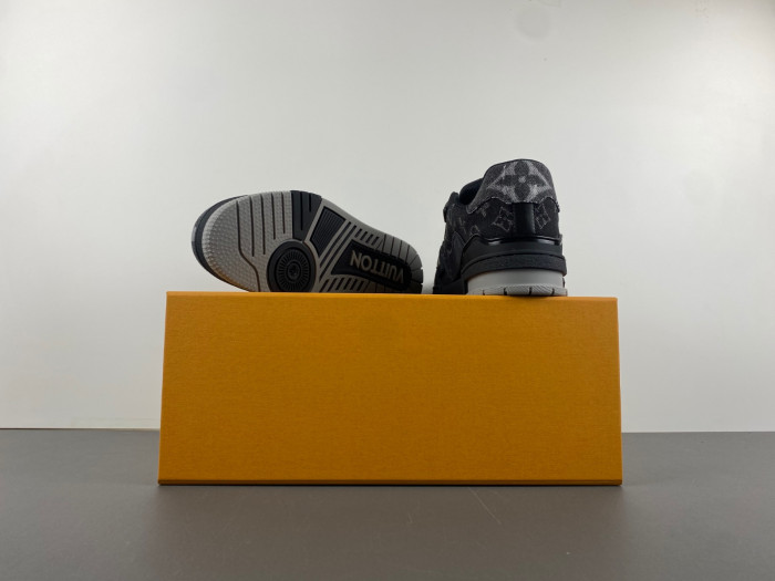 Lou1su1tt Skate Sneaker