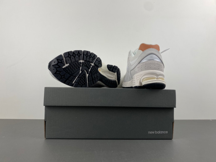 N3w Balance 2002R Reflection Sepia M2002REC