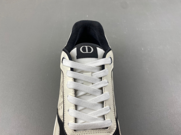 D10R B27 Sneaker