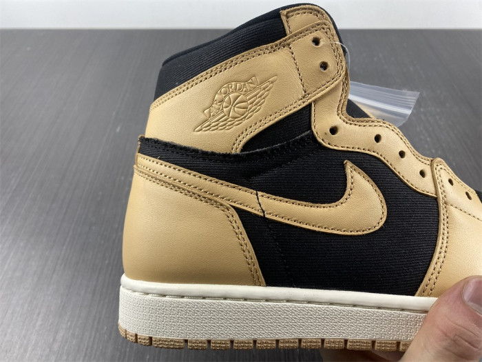 Air Jordan 1 Retro High OG Heirloom 555088-202