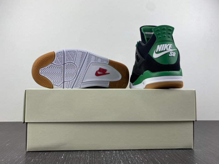 Nike SB x Air Jordan 4 Black and Green DR5415-030