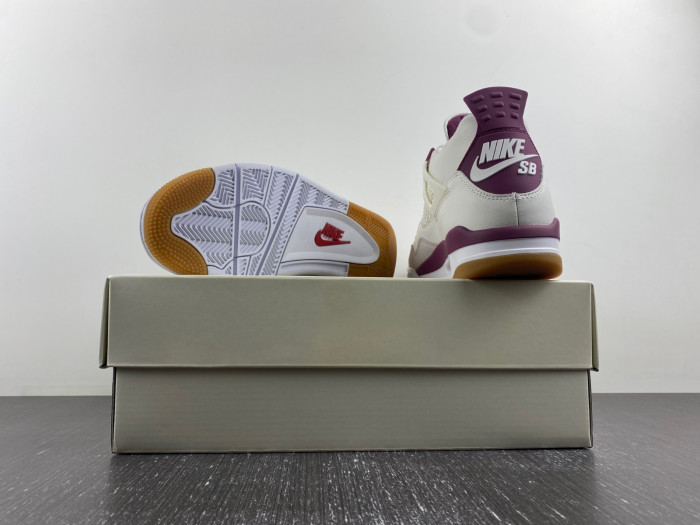 Nike SB x Air Jordan 4 DR5415-102