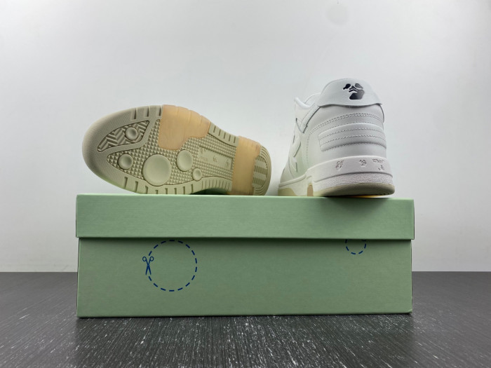 OFW SNEAKER