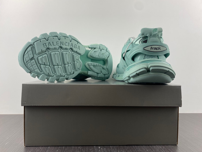 BLCG Track Trainer ice blue 542023 W2LA2 4010
