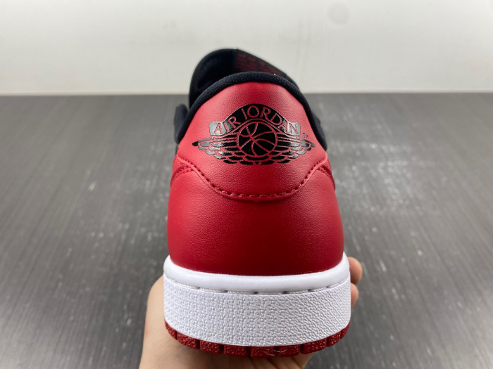 Air Jordan 1 Retro Low Bred (2015) 705329-001
