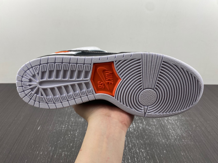 Nike SB Dunk Low TIGHTBOOTH FD2629-100