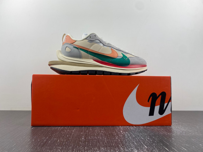 Nike Sacai x VaporWaffle “Tour Yellow ” DD1875-107