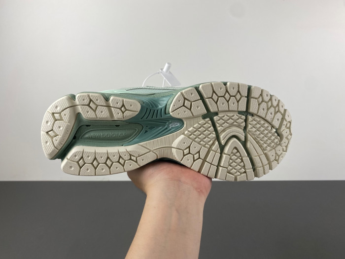 N3W BLANCE 1906R Jade Green M1906RZC