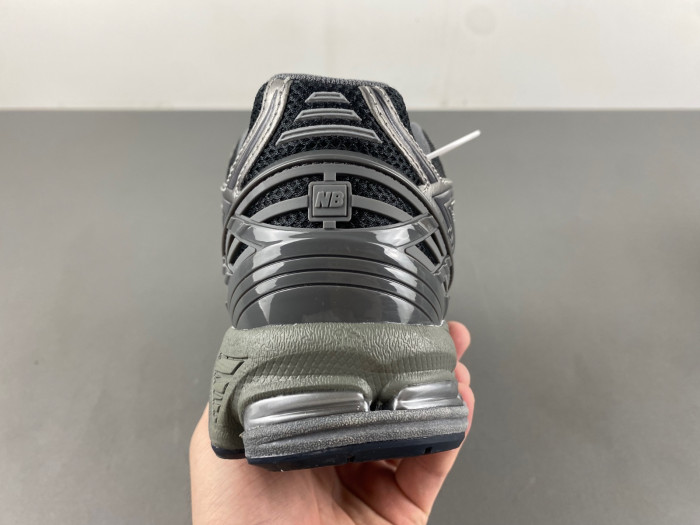 N3W BLANCE 1906R Phantom Dark Grey Metallic Silver M1906RES