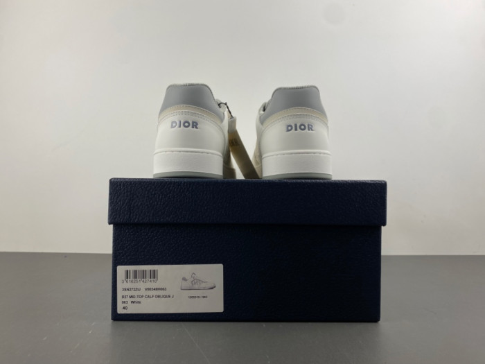 D10R B27 Sneaker
