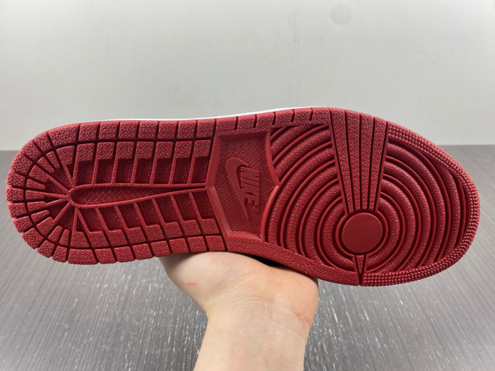 Air Jordan 1 Retro Low Bred (2015) 705329-001