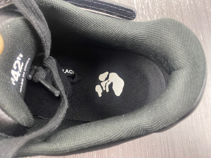 OFW SNEAKER