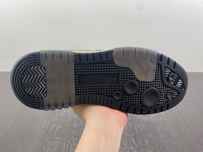 OFW SNEAKER